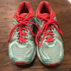 Women’s ASICS gel kayano size 10